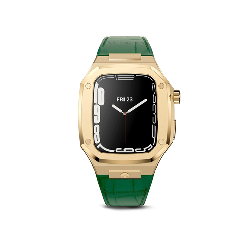 Classic design meets modern luxury with this 18k gold plated stainless steel Apple Watch case and leather strap for the Apple Watch 41 mm