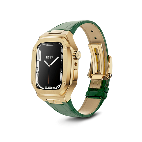 Classic design meets modern luxury with this 18k gold plated stainless steel Apple Watch case and leather strap for the Apple Watch 41 mm